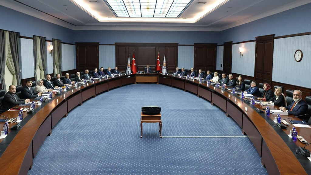 AKP MYK Toplanıyor: Can Atalay ve Osman Kavala Gündemde