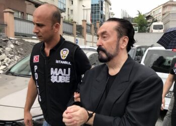 Adnan Oktar davasının firari iki hükümlüsü Yunanistan’a kaçarken yakalandı
