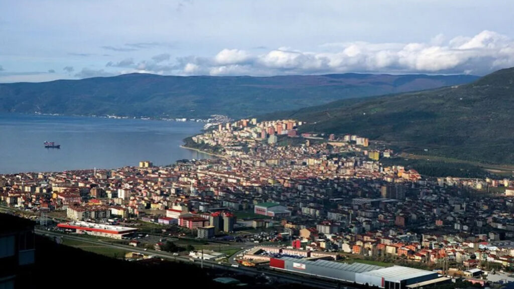 Ahmet Ercan'dan Korkutan Uyarı: Marmara'da İki Deprem Olacak, Sarsıntılar Yıllarca Sürecek!