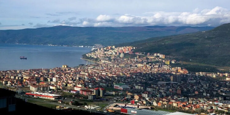 Ahmet Ercan'dan Korkutan Uyarı: Marmara'da İki Deprem Olacak, Sarsıntılar Yıllarca Sürecek!