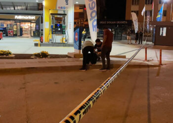 Akaryakıt İstasyonu Önünde Bırakılan Şüpheli Valiz Panik Yarattı!