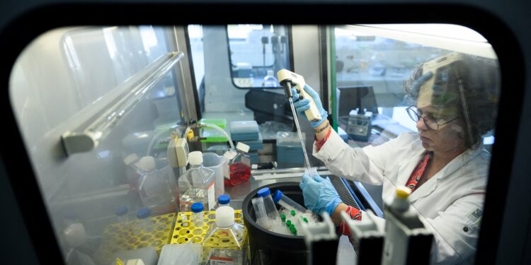 Akciğer kanseri aşısı testleri Türkiye dahil 7 ülkede başlatıldı