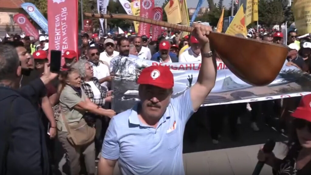 Alevilerden 'Cemevi Başkanlığı' Protestosu: 'Bu Toplumu Parayla Teslim Alamazsınız'