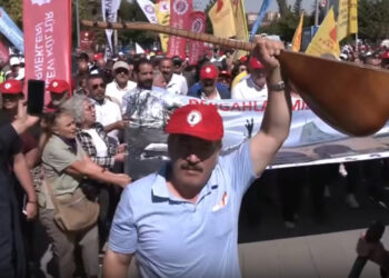 Alevilerden 'Cemevi Başkanlığı' Protestosu: 'Bu Toplumu Parayla Teslim Alamazsınız'