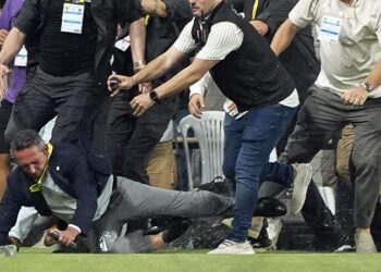 Allah korusun, ya Ali Koç’u iten o magandanın elinde kesici bir alet olsaydı?