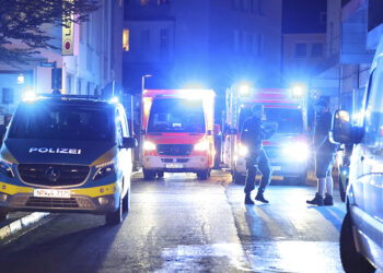 Alman polisi, Solingen’de üç kişiyi öldüren saldırganı gözaltına aldı