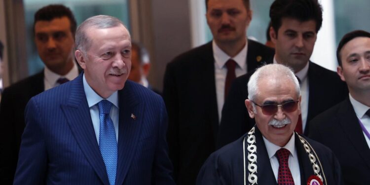 Anayasa Mahkemesi hala etkin bir iç hukuk yolu sayılabilir mi?