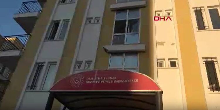 Antalya'da özel bir huzurevinde çıkan yangında hayatını kaybedenlerin sayısı 2'ye yükseldi