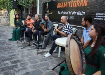 Aram Tigran kilamlarıyla anıldı