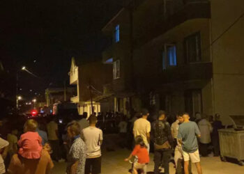 Arkadaşının doğum gününe gitmek isteyen kızını boğarak öldürdü