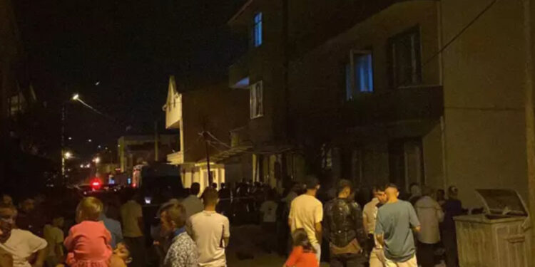 Arkadaşının doğum gününe gitmek isteyen kızını boğarak öldürdü