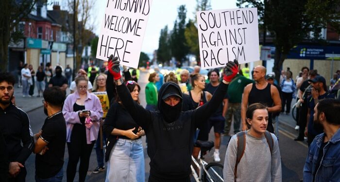 BİRLEŞİK KRALLIK | Aşırı sağ ‘eşkiyalığı’, yerine ırkçılık karşıtı protestolara bıraktı