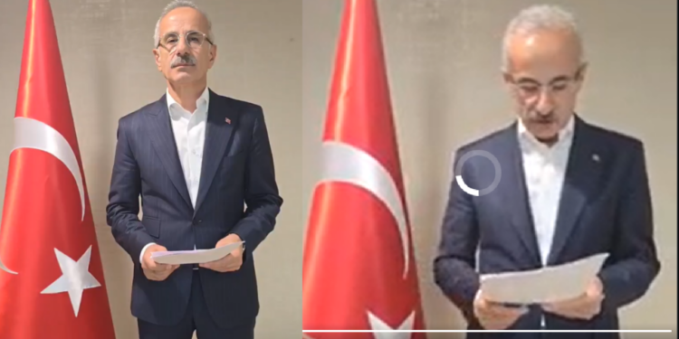 Bakan Açıklama Yaparken İnternet Kesildi