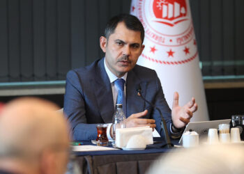 Bakan Murat Kurum’dan ‘çürük bina’ itirafı: “2.5 milyon insanımız ciddi risk altında!”