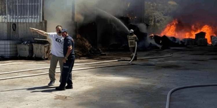 Balıkesir'de Bir Çiftlikte Yangın: 1 Saatte Söndürüldü