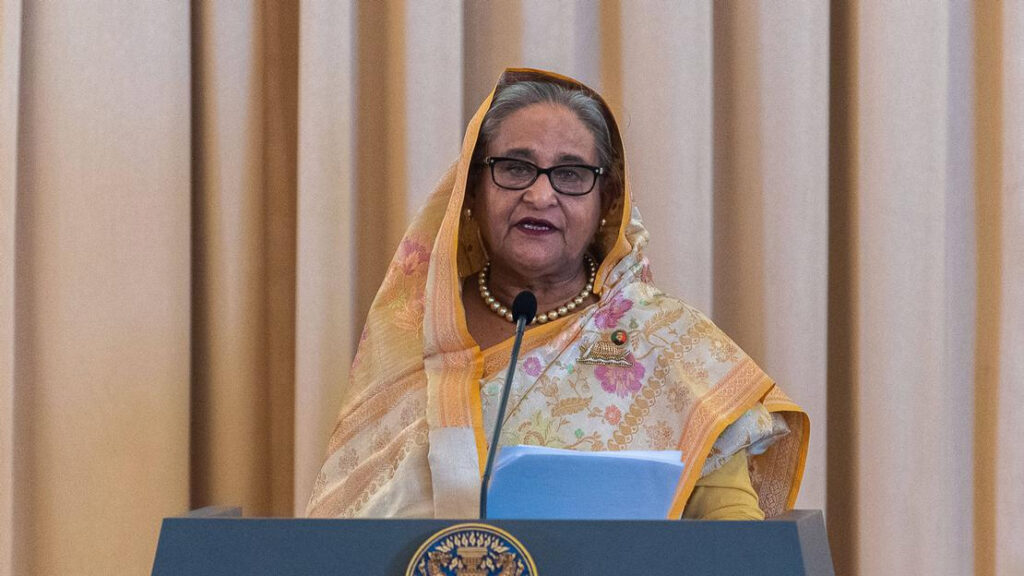 Bangladeş’te Başbakan Hasina ülkeden kaçtı