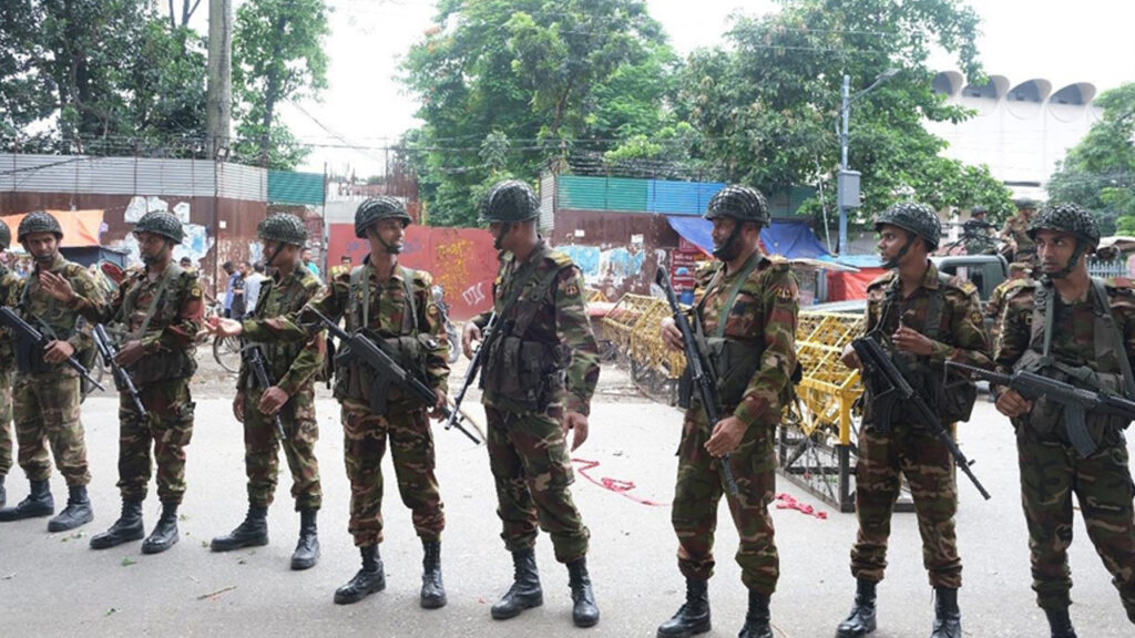 Bangladeş'te Eğitim 1 Ayın Ardından Yeniden Başladı