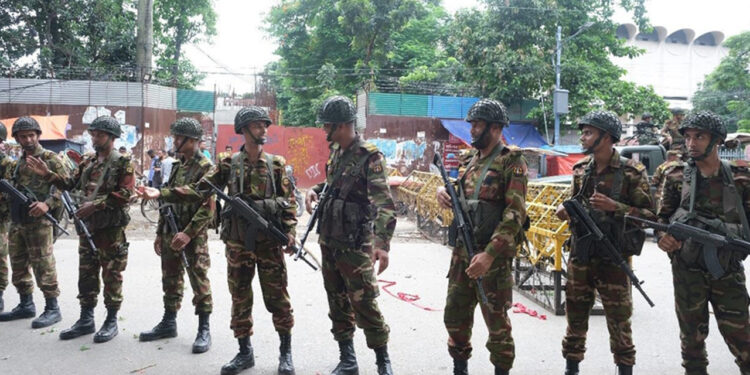 Bangladeş'te Eğitim 1 Ayın Ardından Yeniden Başladı