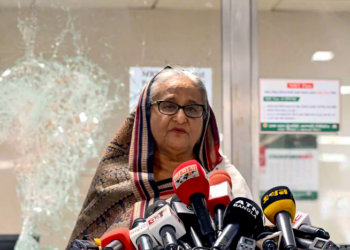 Bangladeş’te protestocular başbakanlık sarayını bastı, Başbakan Hasina ülkeyi terk etti