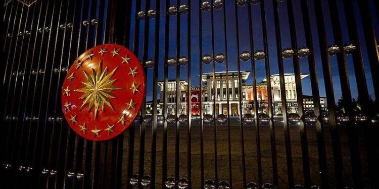 Başımıza enflasyon belasını getiren onlar, tasarruf önce Cumhurbaşkanlığı'ndan başlamalı!