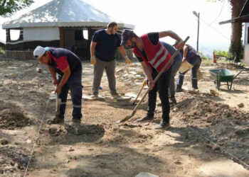 Belediye Çalışanlarından Antik Tiyatro Kazısına Destek