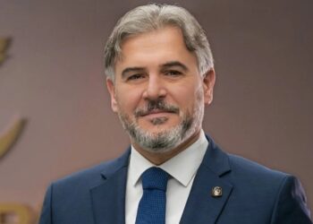 Belediye başkanlarının AKP'ye nasıl bir hikaye ile geçtiğini biliyoruz