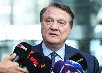 Beşiktaş Başkanı Arat'tan Transfer Açıklaması