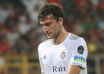 Beşiktaş'ta Emrecan Uzunhan, Antalyaspor'a kiralandı