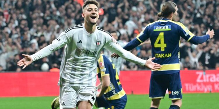 Beşiktaş'tan sürpriz Ernest Muçi kararı!