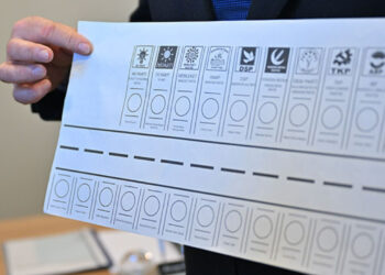 Bir Siyasi Parti Kapandı