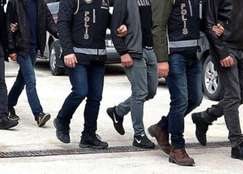Bir Suç Örgütü Daha Yakayı Ele Verdi: 11 Kişi Tutuklandı