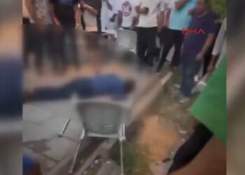 Borç yüzünden tartıştığı babasını sokak ortasında tabancayla öldürdü