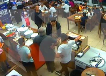 Boş masa olmadığı için lokanta çalışanlarını gözaltına aldırdığı iddia edilmişti: Savcı, yumruklu saldırıya uğramış!