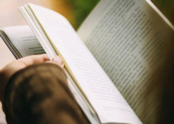 Böyle Hırsız Görülmedi: Kitap Okumaya Dalınca Yakayı Ele Verdi
