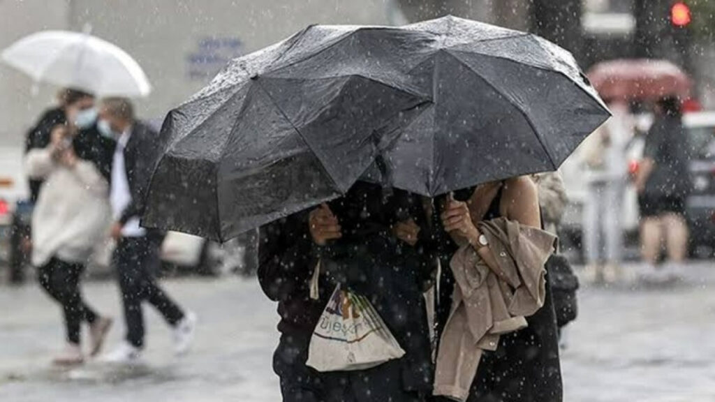 Bu İllerde Yaşayanlar Dikkat! Meteoroloji'den Çok Sayıda Kent İçin Gök Gürültülü Sağanak Uyarısı