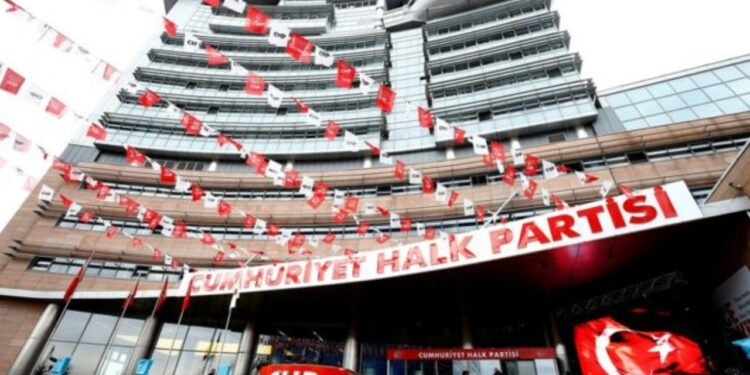 CHP'de 'Tüzük' Mesaisi: Hangi Başlıklarda Uzlaşma Sağlandı?
