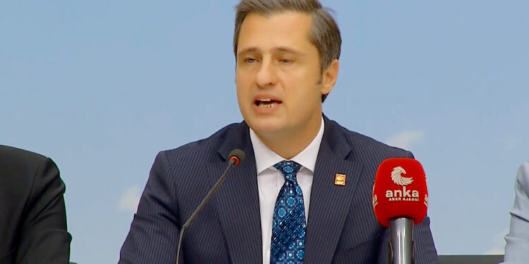 CHP’de ‘WhatsApp’ krizi: Deniz Yücel’in hesabı çalındı