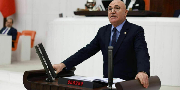 CHP'li Tanal, Instagram'a Erişim Engeli Kararını Yargıya Taşıyor