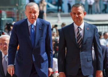 CHP'li belediyeler, Özgür Özel'e “Hacizleri durdurmak için Erdoğan'la görüş” baskısı yapıyor