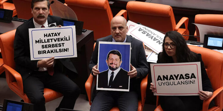 Can Atalay 'İşlem Basit' Diyerek Özetledi: 'Milletvekilleri Listesine Adım Yazılacak'