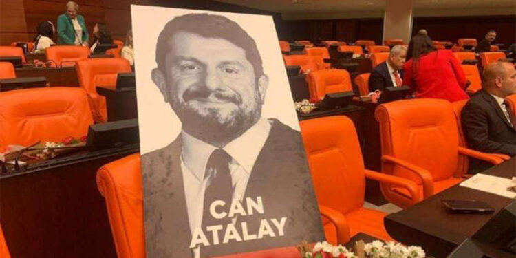 Can Atalay'dan Mahmud Abbas'a Üç Dilde Mesaj