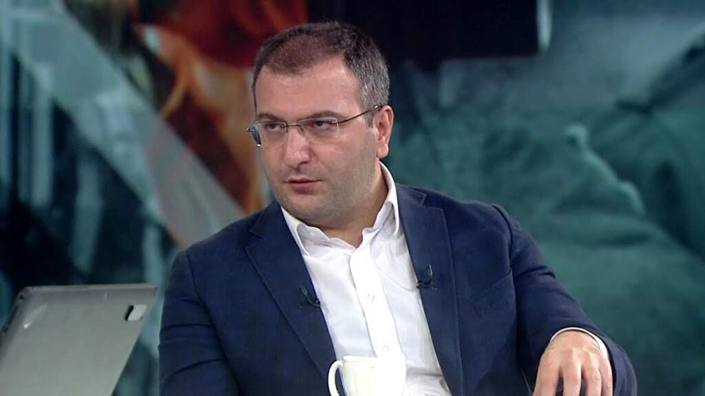 Cem Küçük’ten AKP’ye: Fatih Altaylı, Cüneyt Özdemir size az bile yapıyor