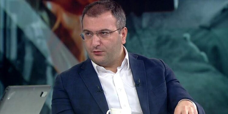 Cem Küçük’ten AKP’ye: Fatih Altaylı, Cüneyt Özdemir size az bile yapıyor