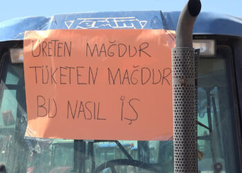 Çiftçilerden Traktörlü Protesto: 'Sadaka değil, terimizin karşılığını istiyoruz'