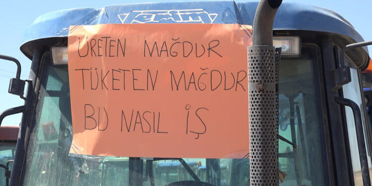 Çiftçilerden Traktörlü Protesto: 'Sadaka değil, terimizin karşılığını istiyoruz'