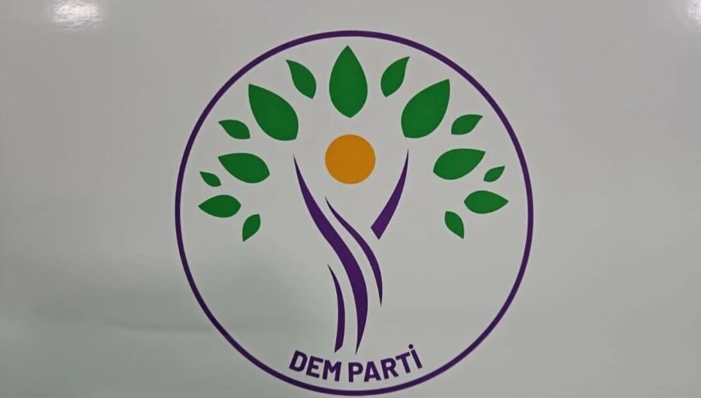 DEM Parti’li İlçe Eş Başkanları gözaltına alındı