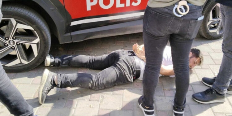 Depo İşçilerine Biber Gazlı Müdahale! Gözaltılar Var