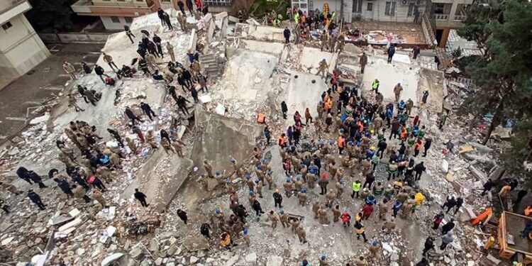 Deprem bölgesindeki vatandaşların vergi borçları için ilave süre verilecek