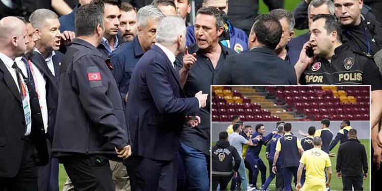 Derbi sonrası Galatasaray stat müdürü darbedilmişti; Oosterwolde ve Mert Hakan Yandaş'a 6 yıl 9 aya kadar hapis istemi