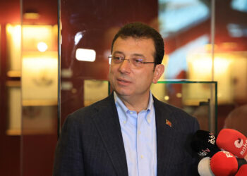 Ekrem İmamoğlu’ndan Instagram’a erişim tepkisi: İletişimden sorumlu akıllar…